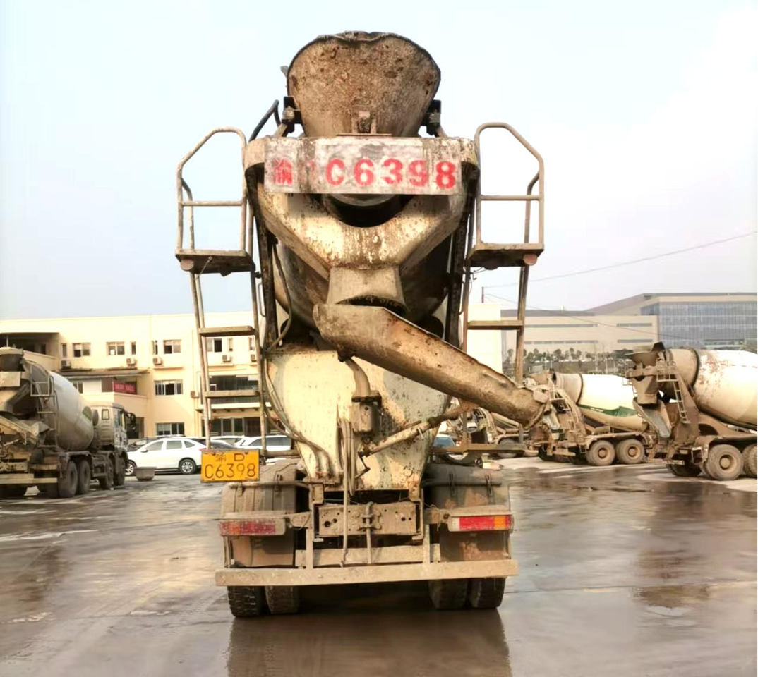XCMG Official Used Concrete Mixer Truck G4804b 12cubic Cement Mixer Machine - Autodomíchávač: obrázek 4 XCMG Official Used Concrete Mixer Truck G4804b 12cubic Cement Mixer Machine - Autodomíchávač: obrázek 4