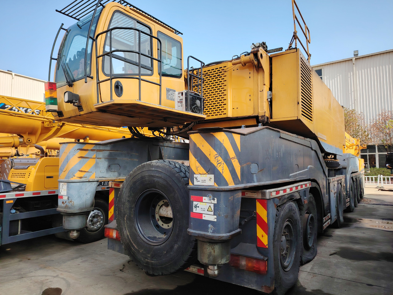 XCMG Official Used Heavy Duty Hydraulics Crane QAY650A All Terrain Cranes For Sale 650 Ton - Univerzální autojeřáb: obrázek 4 XCMG Official Used Heavy Duty Hydraulics Crane QAY650A All Terrain Cranes For Sale 650 Ton - Univerzální autojeřáb: obrázek 4
