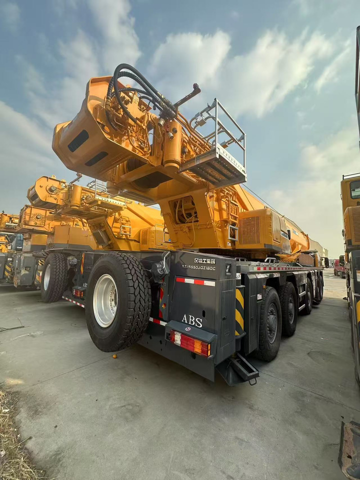 XCMG Official Used Mobile Hydraulic Truck Cranes XCA180L8C All Terrain Cranes Price - Univerzální autojeřáb: obrázek 3 XCMG Official Used Mobile Hydraulic Truck Cranes XCA180L8C All Terrain Cranes Price - Univerzální autojeřáb: obrázek 3