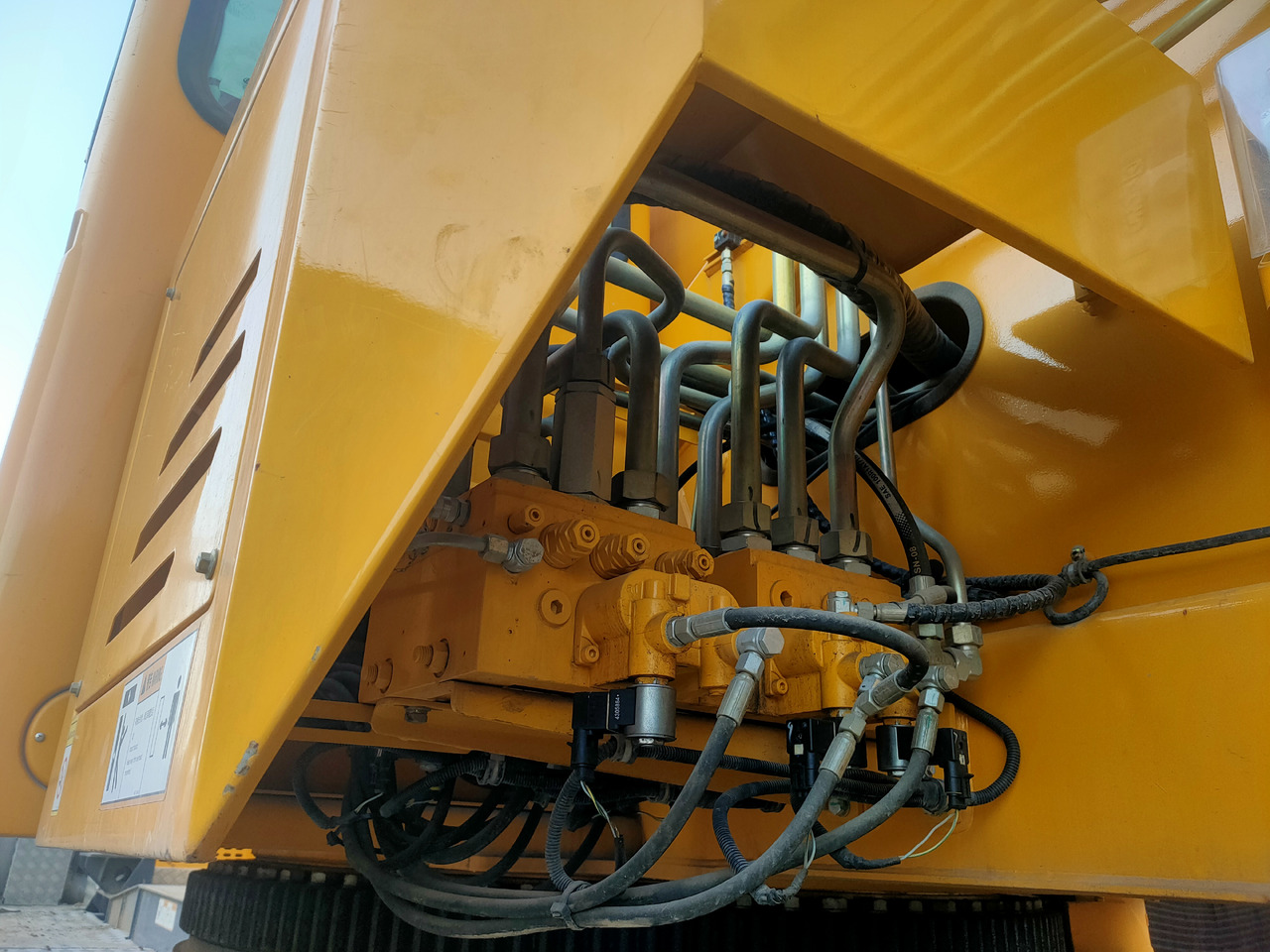 XCMG Official Used Mobile Truck Crane QY80K5D 85 Ton Mobile Hydraulic Crane Price - Autojeřáb: obrázek 5 XCMG Official Used Mobile Truck Crane QY80K5D 85 Ton Mobile Hydraulic Crane Price - Autojeřáb: obrázek 5