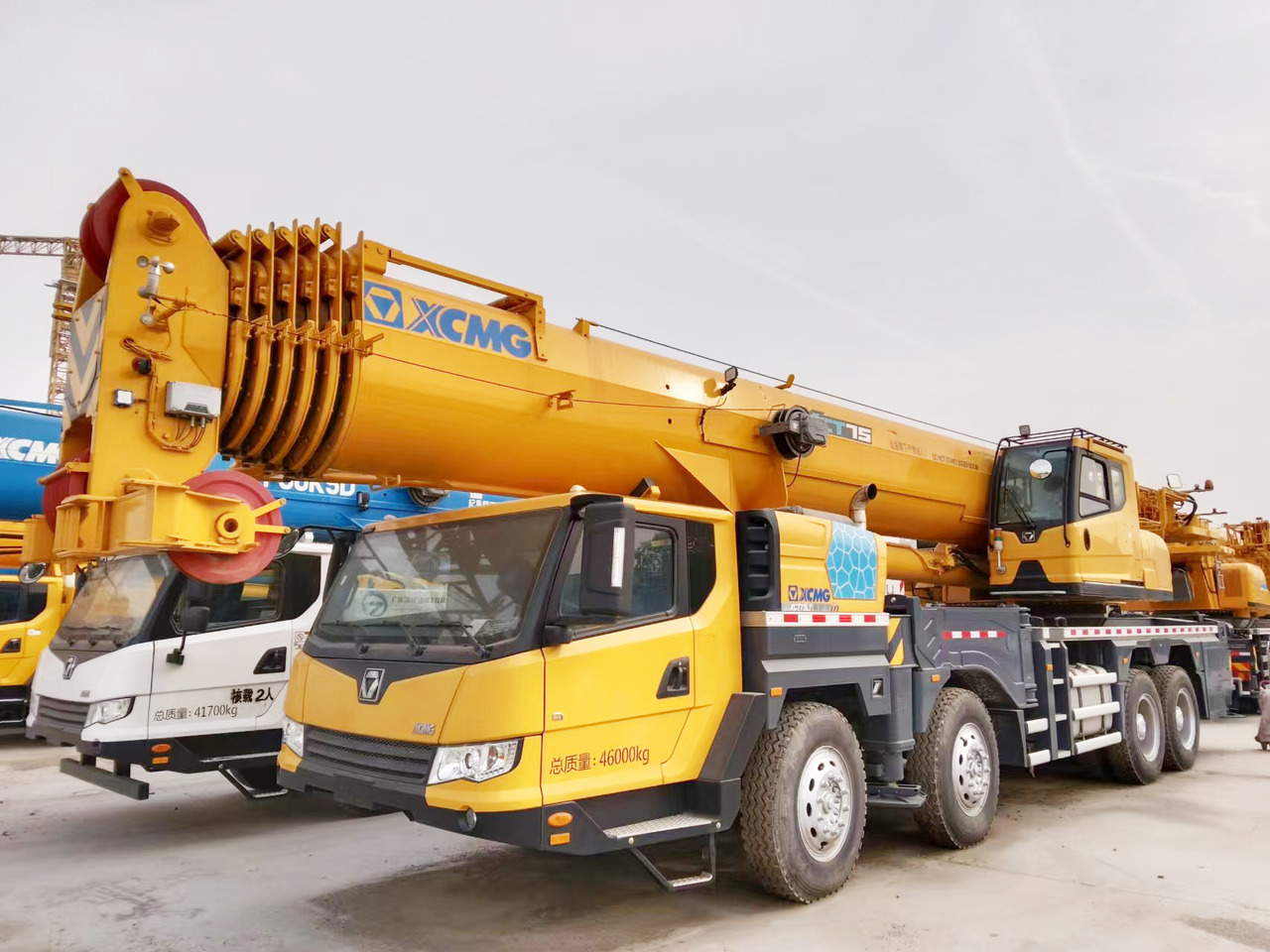 XCMG Official Used Truck Crane XCT75L7 75 Ton Mobile Crane Machine For Sale - Autojeřáb: obrázek 3 XCMG Official Used Truck Crane XCT75L7 75 Ton Mobile Crane Machine For Sale - Autojeřáb: obrázek 3