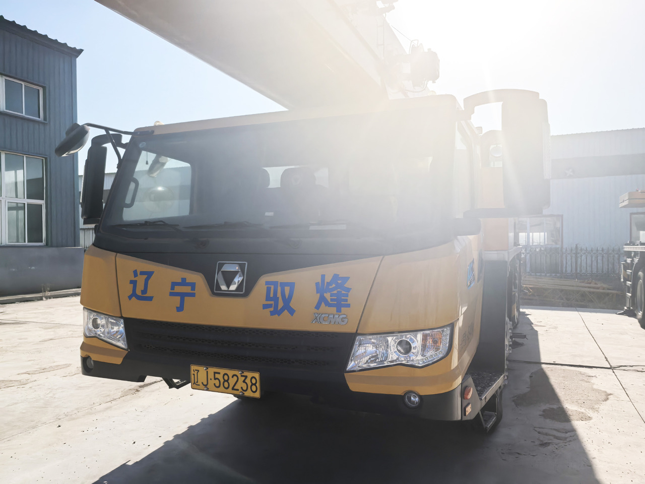 XCMG Official Used Truck-mounted Cranes QY80K5C 80Ton Mobile Cranes Price List - Autojeřáb: obrázek 3 XCMG Official Used Truck-mounted Cranes QY80K5C 80Ton Mobile Cranes Price List - Autojeřáb: obrázek 3