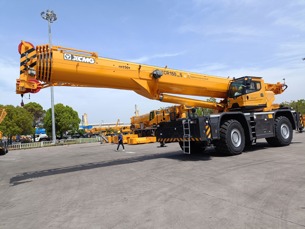 XCMG Official XCR150 Used Rough Terrain Mobile Crane 150 Ton Truck Crane Price - Terénní jeřáb: obrázek 2 XCMG Official XCR150 Used Rough Terrain Mobile Crane 150 Ton Truck Crane Price - Terénní jeřáb: obrázek 2