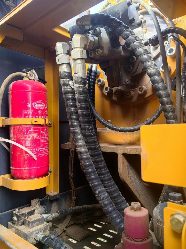 XCMG Official XR160E 56m Depth Hydraulic Borehole Drilling Rig Machine Rotary Piling - Vrtná souprava: obrázek 5 XCMG Official XR160E 56m Depth Hydraulic Borehole Drilling Rig Machine Rotary Piling - Vrtná souprava: obrázek 5