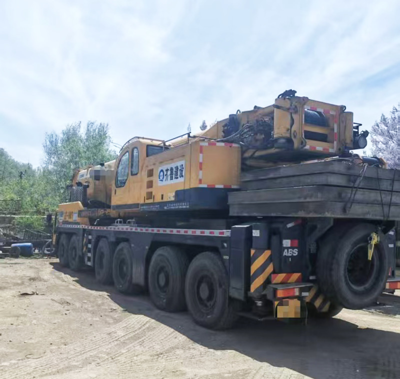 XCMG QAY260 260ton used all terrain mobile hydraulic truck crane price - Univerzální autojeřáb: obrázek 2 XCMG QAY260 260ton used all terrain mobile hydraulic truck crane price - Univerzální autojeřáb: obrázek 2