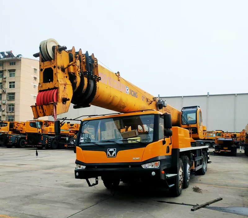 XCMG QY70K-I 70ton lifting machine hoist truck crane price - Autojeřáb: obrázek 5 XCMG QY70K-I 70ton lifting machine hoist truck crane price - Autojeřáb: obrázek 5