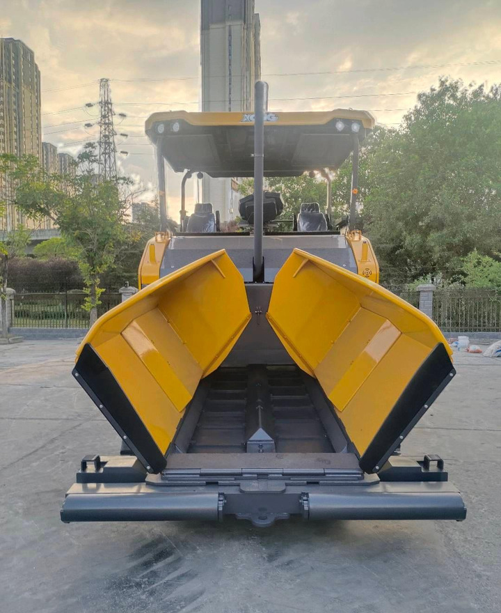 XCMG RP905IV used crawler portable concrete asphalt paver price - Finišér: obrázek 5 XCMG RP905IV used crawler portable concrete asphalt paver price - Finišér: obrázek 5