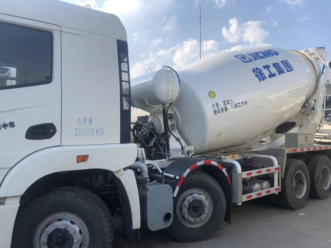 XCMG SCHWING UsedCement Mixing Machine 12m3 Diesel Sand Cement Truck G12V with Best Price - Autodomíchávač: obrázek 4 XCMG SCHWING UsedCement Mixing Machine 12m3 Diesel Sand Cement Truck G12V with Best Price - Autodomíchávač: obrázek 4