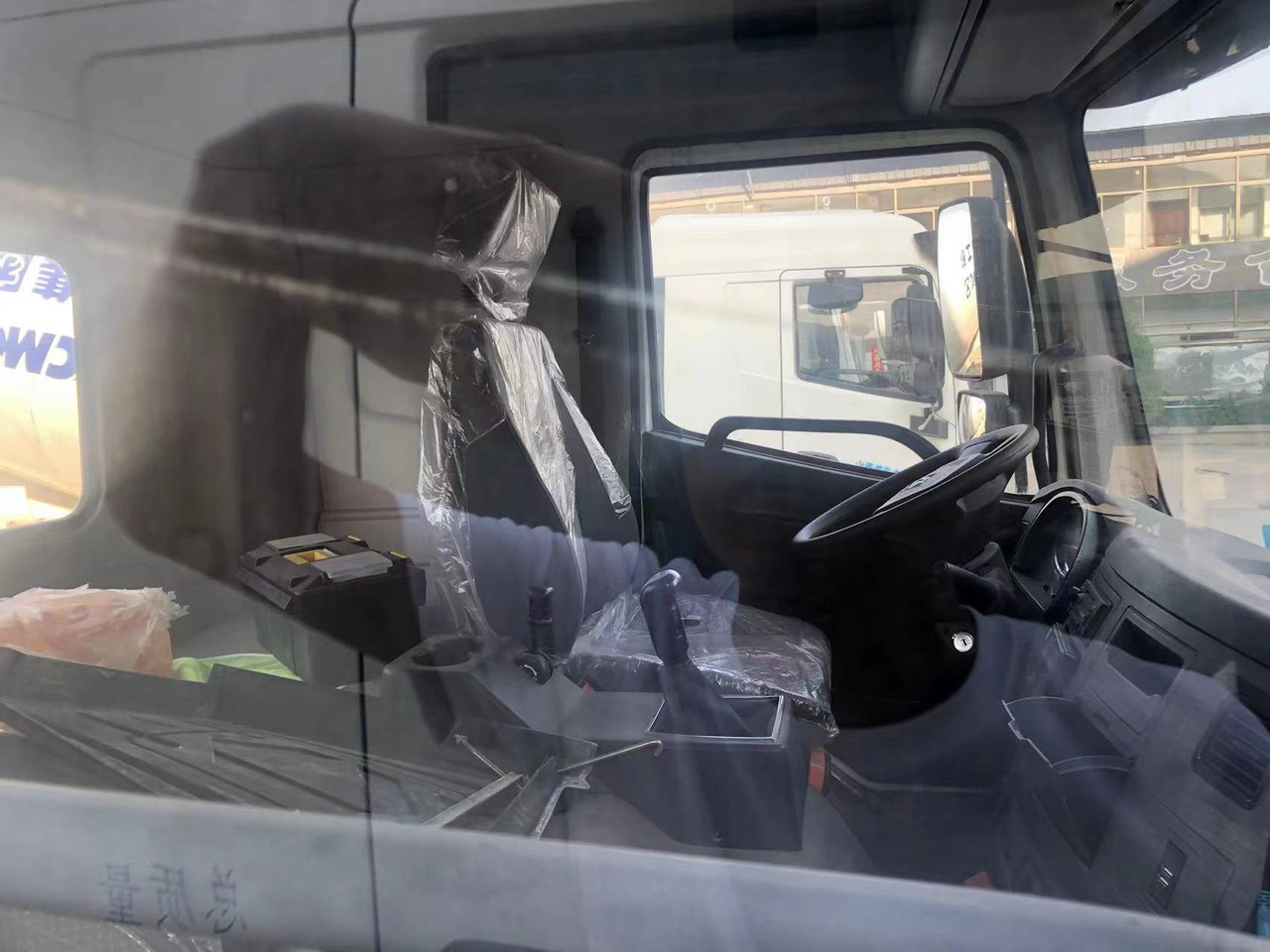 XCMG SCHWING UsedCement Mixing Machine 12m3 Diesel Sand Cement Truck G12V with Best Price - Autodomíchávač: obrázek 5 XCMG SCHWING UsedCement Mixing Machine 12m3 Diesel Sand Cement Truck G12V with Best Price - Autodomíchávač: obrázek 5