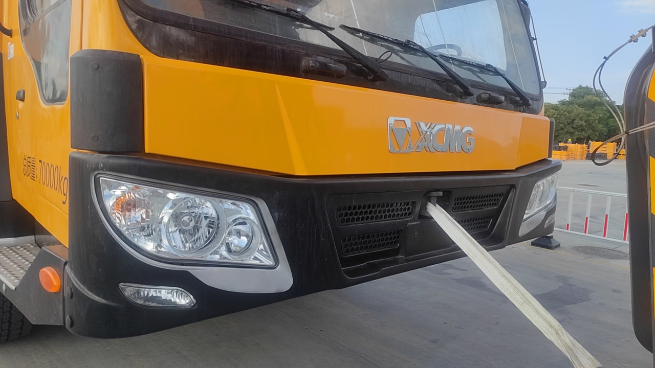 XCMG Truck crane Second Hand mobile hydraulic crane QAY160 Used - Autojeřáb: obrázek 4 XCMG Truck crane Second Hand mobile hydraulic crane QAY160 Used - Autojeřáb: obrázek 4