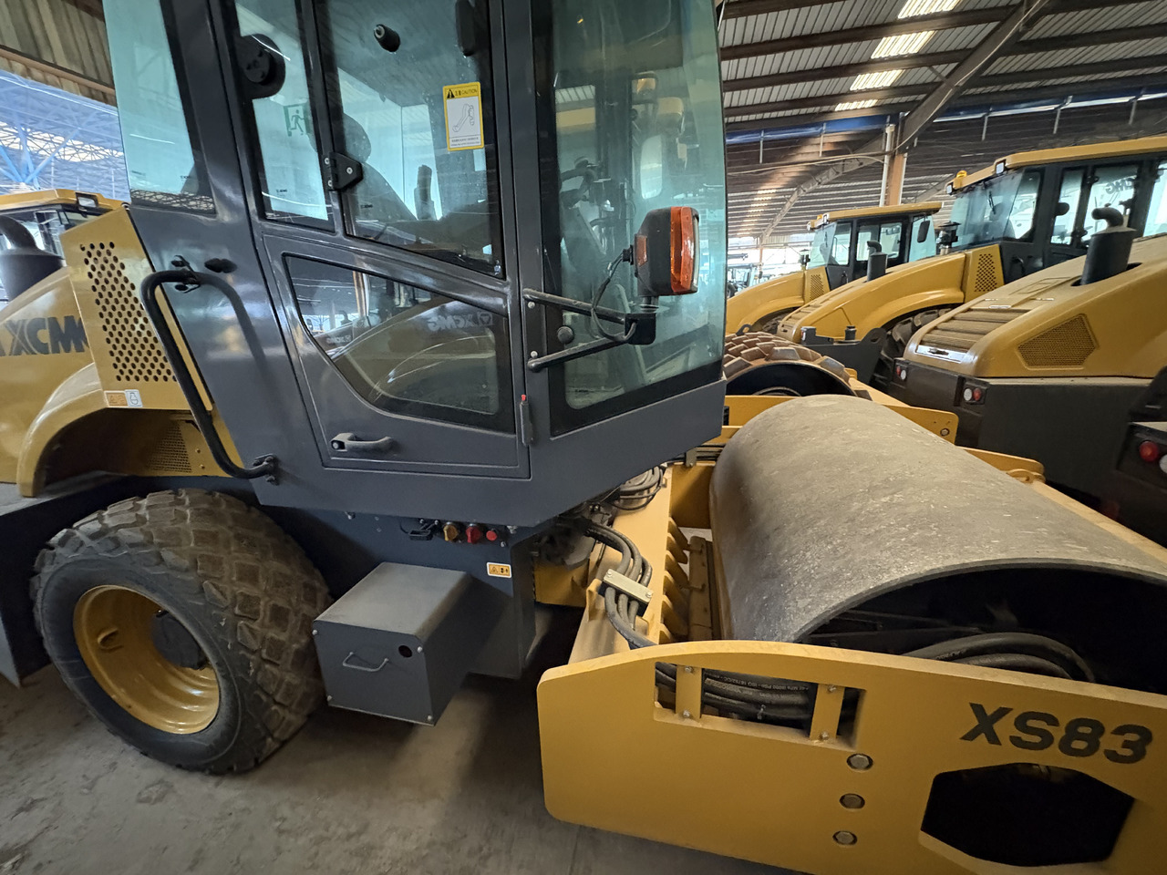XCMG Used XS83 8 ton small single drum compactor road roller with diesel engine - Silniční válec: obrázek 3 XCMG Used XS83 8 ton small single drum compactor road roller with diesel engine - Silniční válec: obrázek 3
