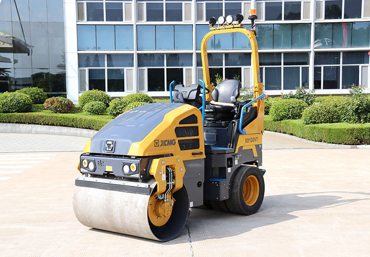XCMG XD120VT diesel 2ton Light Mini Road Roller Machine - Silniční válec: obrázek 3 XCMG XD120VT diesel 2ton Light Mini Road Roller Machine - Silniční válec: obrázek 3