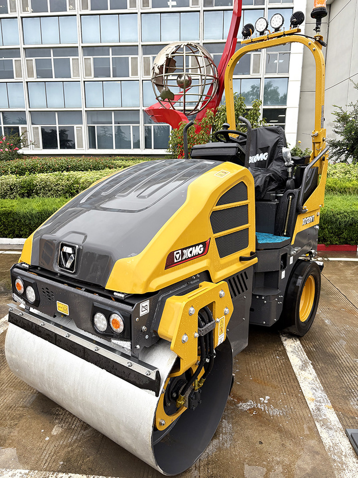 XCMG XD120VT diesel 2ton Light Mini Road Roller Machine - Silniční válec: obrázek 2 XCMG XD120VT diesel 2ton Light Mini Road Roller Machine - Silniční válec: obrázek 2