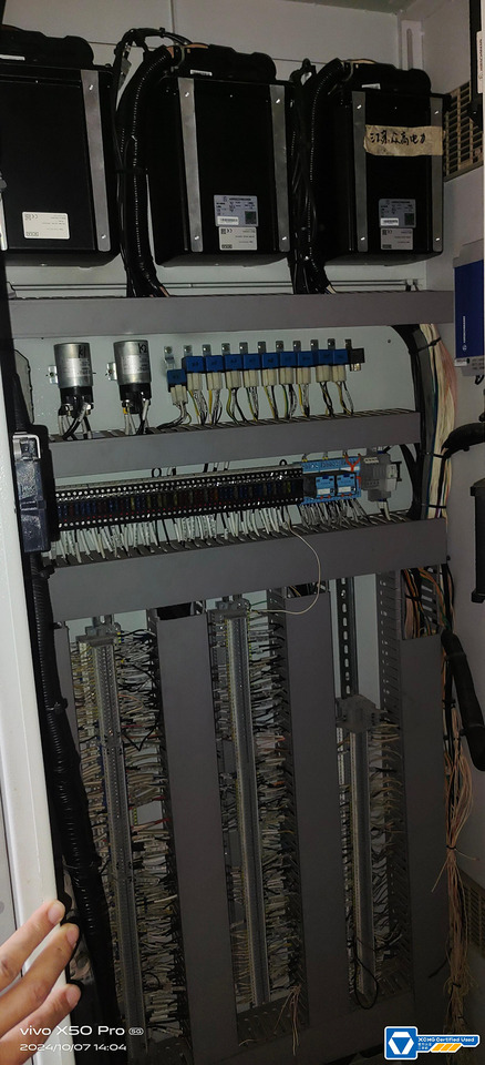 XCMG XGC28000 used 2000ton large tons crawler crane price - Pásový jeřáb: obrázek 5 XCMG XGC28000 used 2000ton large tons crawler crane price - Pásový jeřáb: obrázek 5