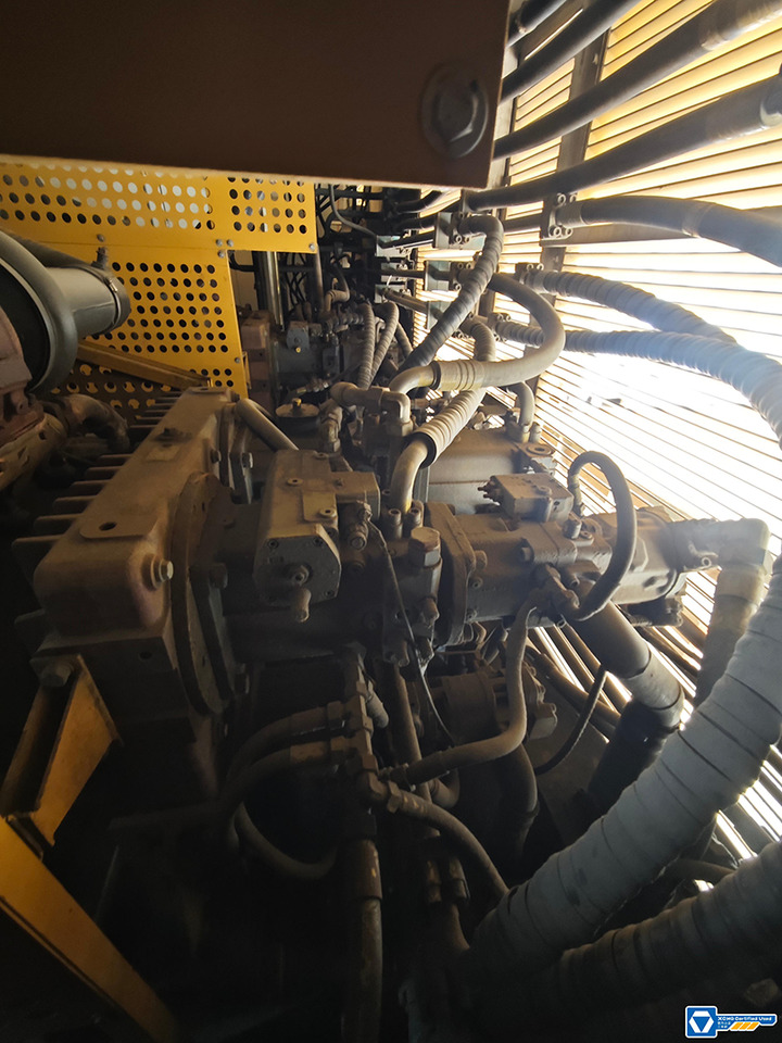 XCMG XGC28000 used 2000ton large tons crawler crane price - Pásový jeřáb: obrázek 2 XCMG XGC28000 used 2000ton large tons crawler crane price - Pásový jeřáb: obrázek 2