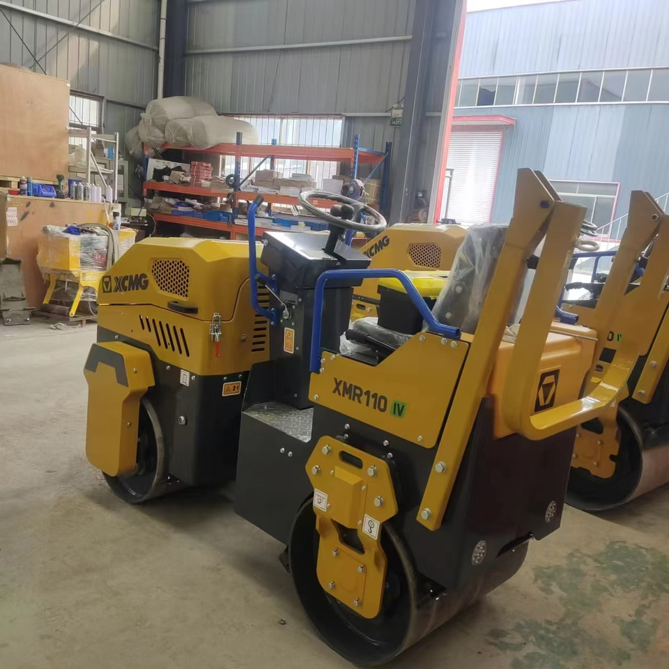 XCMG XMR110 1ton samll road roller hydraulic vibratory compator price - Mini válec: obrázek 3 XCMG XMR110 1ton samll road roller hydraulic vibratory compator price - Mini válec: obrázek 3