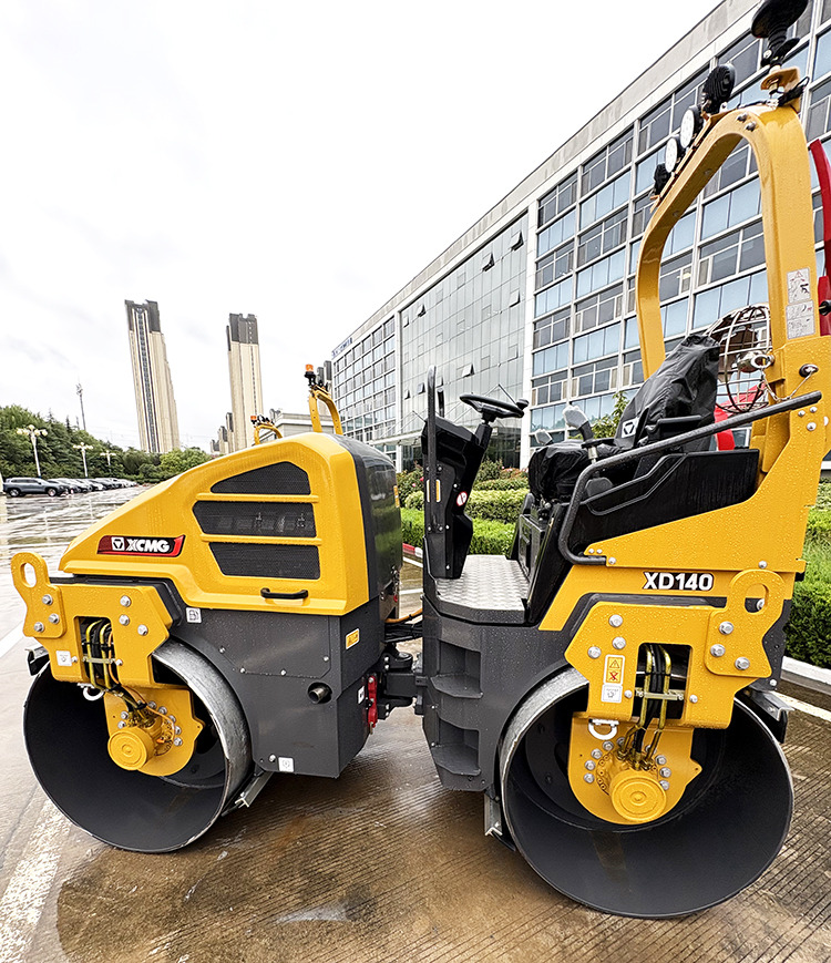 XCMG official XD140 4 ton mini light road roller price - Mini válec: obrázek 4 XCMG official XD140 4 ton mini light road roller price - Mini válec: obrázek 4
