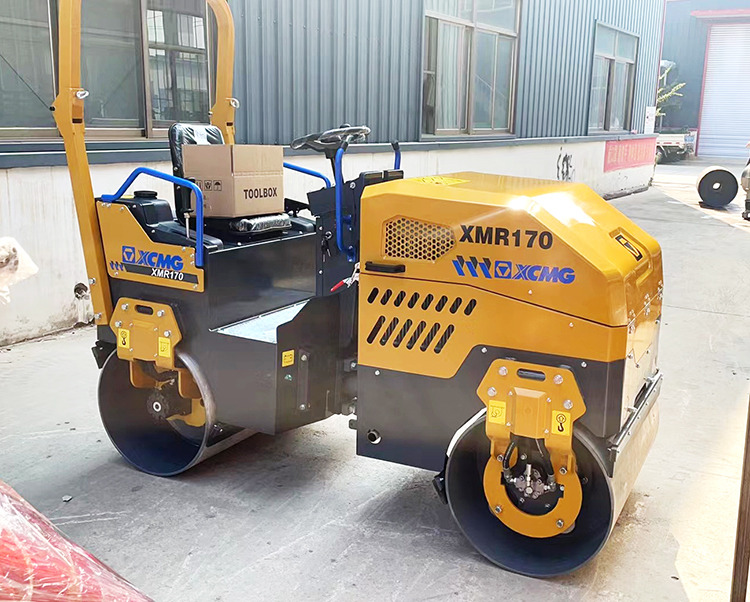 XCMG official brand new 1.7 ton small road roller XMR170 - Mini válec: obrázek 3 XCMG official brand new 1.7 ton small road roller XMR170 - Mini válec: obrázek 3