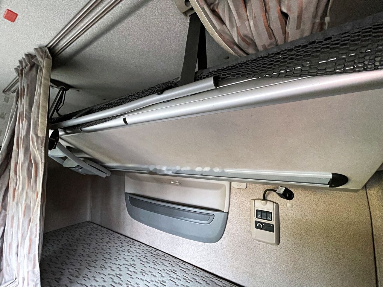 Kabina pro Nákladní auto 2014   DAF XF 106 truck: obrázek 13
