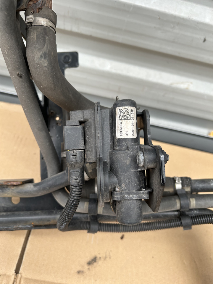 DAF TUBE THREE-WAY VALVE WEBASTO WATER 9036682 - Díl klimatizace: obrázek 2 DAF TUBE THREE-WAY VALVE WEBASTO WATER 9036682 - Díl klimatizace: obrázek 2