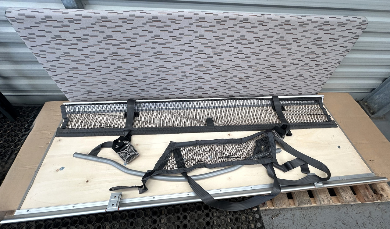 DAF UPPER BED COUCH WITH MATTRESS DAF SUPER SPACE CAB - Univerzální díl: obrázek 4 DAF UPPER BED COUCH WITH MATTRESS DAF SUPER SPACE CAB - Univerzální díl: obrázek 4