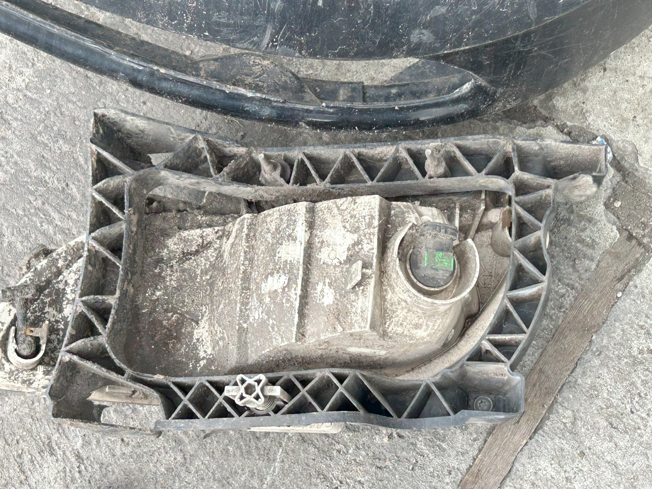 DAF XF 106 480 FRONT BUMPER WITH HALOGENS - Nárazník: obrázek 5 DAF XF 106 480 FRONT BUMPER WITH HALOGENS - Nárazník: obrázek 5
