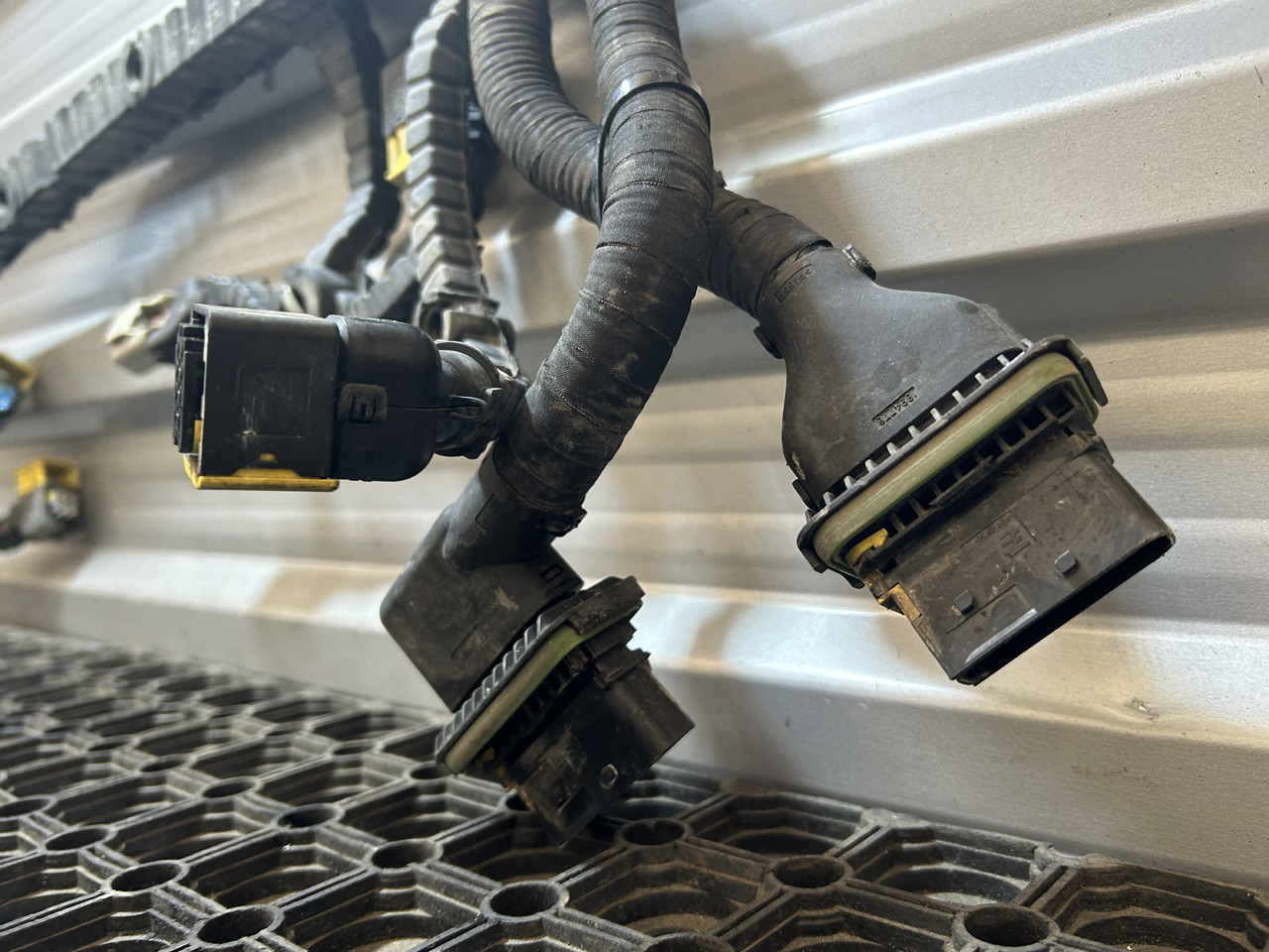 DAF XF 106 480 HARNESS INSTALLATION OF CATALYTIC CONVERTER - Kabely/ Vodiče: obrázek 3 DAF XF 106 480 HARNESS INSTALLATION OF CATALYTIC CONVERTER - Kabely/ Vodiče: obrázek 3