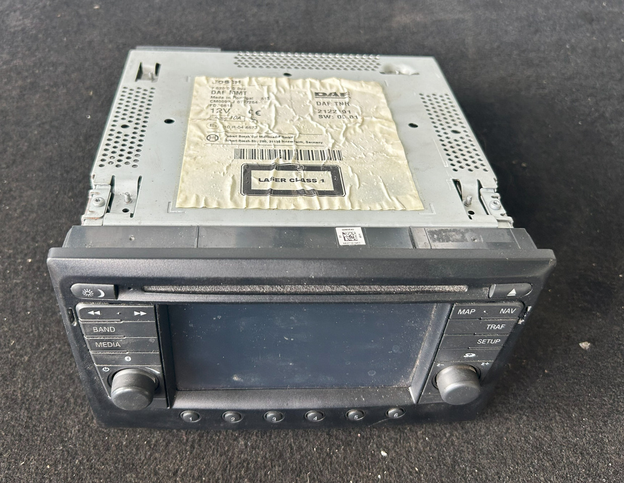 DAF XF 106 ORIGINAL RADIO + MOUNTING BOX - Univerzální díl: obrázek 2 DAF XF 106 ORIGINAL RADIO + MOUNTING BOX - Univerzální díl: obrázek 2