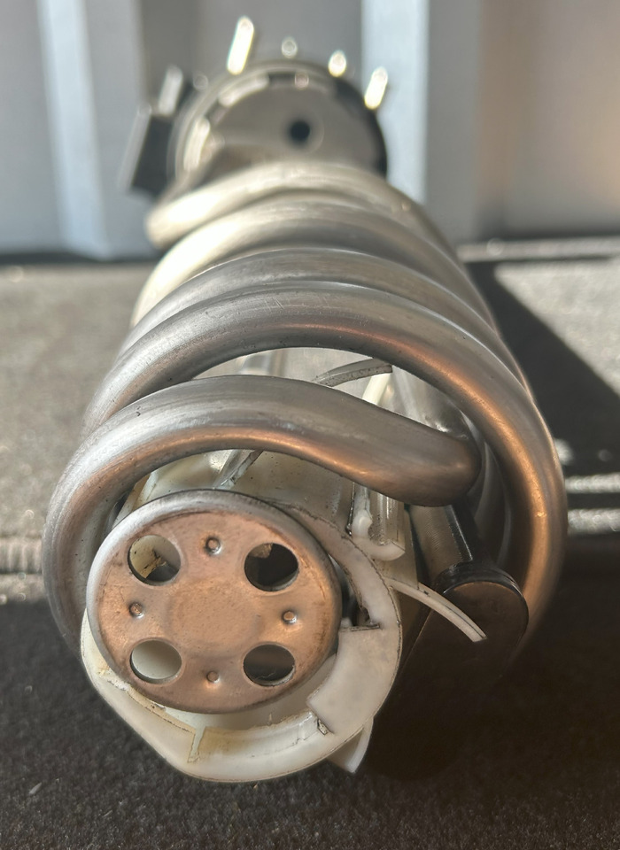 DAF XF 106 TEMPERATURE AND ADBLUE LEVEL SENSOR - Senzor: obrázek 4 DAF XF 106 TEMPERATURE AND ADBLUE LEVEL SENSOR - Senzor: obrázek 4