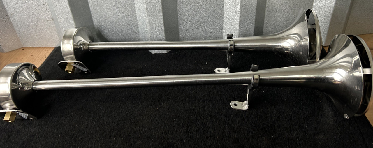 FIAMM 2 TRUMPETS, SHORT + LONG + ASSEMBLY KIT FIAMM, ORIGINAL FOR MERCEDES ACTROS MP5 - Univerzální díl: obrázek 2 FIAMM 2 TRUMPETS, SHORT + LONG + ASSEMBLY KIT FIAMM, ORIGINAL FOR MERCEDES ACTROS MP5 - Univerzální díl: obrázek 2