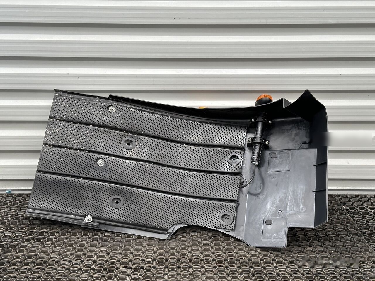 IVECO EUROCARGO 5801551254 IVECO 5801551254 R - Křídlo pro Nákladní auto: obrázek 4 IVECO EUROCARGO 5801551254 IVECO 5801551254 R - Křídlo pro Nákladní auto: obrázek 4