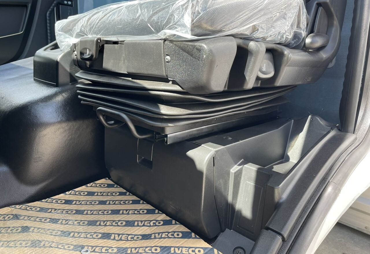 Nový Kabina pro Osobní auto IVECO Eurocargo for IVECO Eurocargo DAY cabine: obrázek 10 Nový Kabina pro Osobní auto IVECO Eurocargo for IVECO Eurocargo DAY cabine: obrázek 10