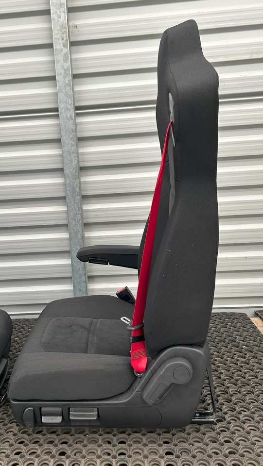 Nový Sedaček IVECO NEW SEAT IVECO S-WAY: obrázek 8 Nový Sedaček IVECO NEW SEAT IVECO S-WAY: obrázek 8