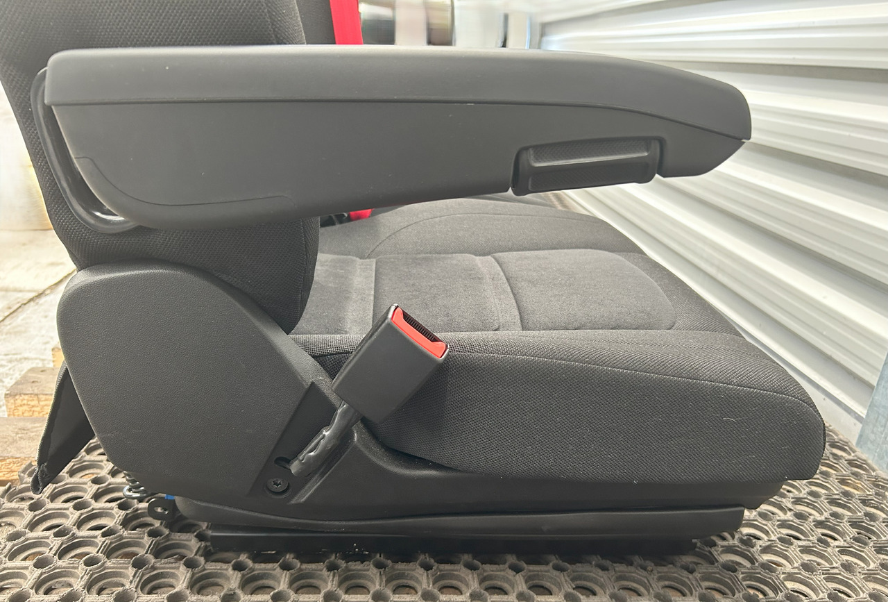 Nový Sedaček IVECO NEW SEAT IVECO S-WAY: obrázek 7 Nový Sedaček IVECO NEW SEAT IVECO S-WAY: obrázek 7