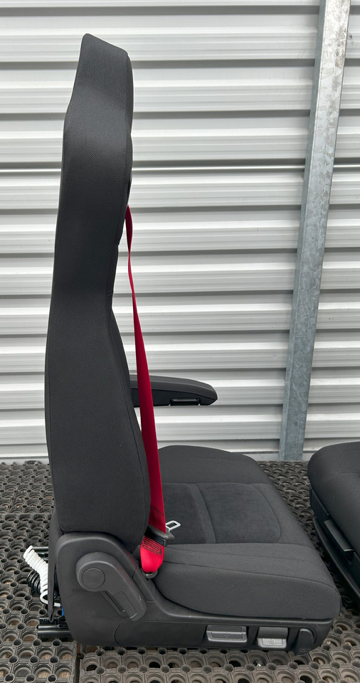 Nový Sedaček IVECO NEW SET OF SEATS IVECO S-WAY: obrázek 22