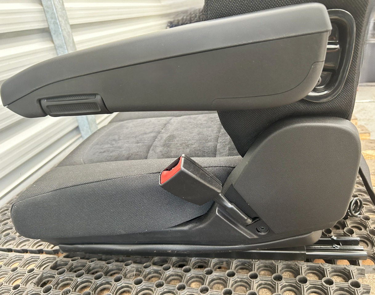 Nový Sedaček IVECO NEW SET OF SEATS IVECO S-WAY: obrázek 18