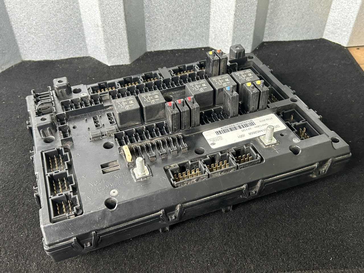 MERCEDES ACTROS MP4 A FUSE MODULE SAM - Pojistka: obrázek 3 MERCEDES ACTROS MP4 A FUSE MODULE SAM - Pojistka: obrázek 3