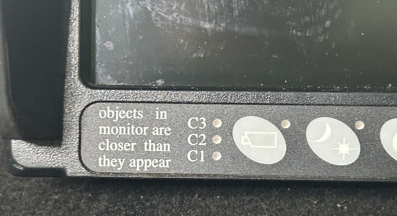 MERCEDES-BENZ 7" LCD REAR VIEW CAMERA MONITOR ORLACO - Kabina a interiér: obrázek 2 MERCEDES-BENZ 7" LCD REAR VIEW CAMERA MONITOR ORLACO - Kabina a interiér: obrázek 2