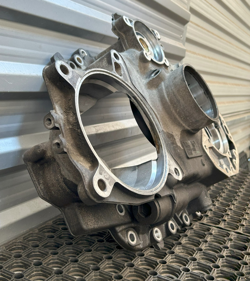 MERCEDES-BENZ AROCS MP4 GEARBOX REAR COVER G330-12 - Převodovka a díly: obrázek 2 MERCEDES-BENZ AROCS MP4 GEARBOX REAR COVER G330-12 - Převodovka a díly: obrázek 2