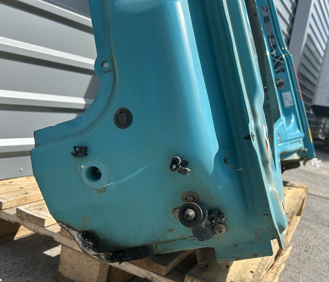 MERCEDES-BENZ AROCS MP4 LEFT SIDE QUARTER PANEL M CLASSIC SPACE - Kabina: obrázek 5 MERCEDES-BENZ AROCS MP4 LEFT SIDE QUARTER PANEL M CLASSIC SPACE - Kabina: obrázek 5