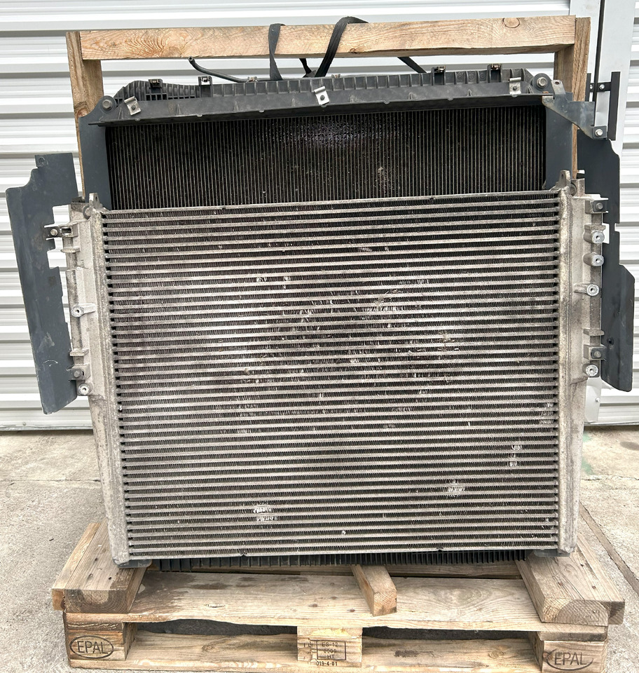 Mercedes ACTROS MP4 COOLERS SET - Chladič: obrázek 1 Mercedes ACTROS MP4 COOLERS SET - Chladič: obrázek 1
