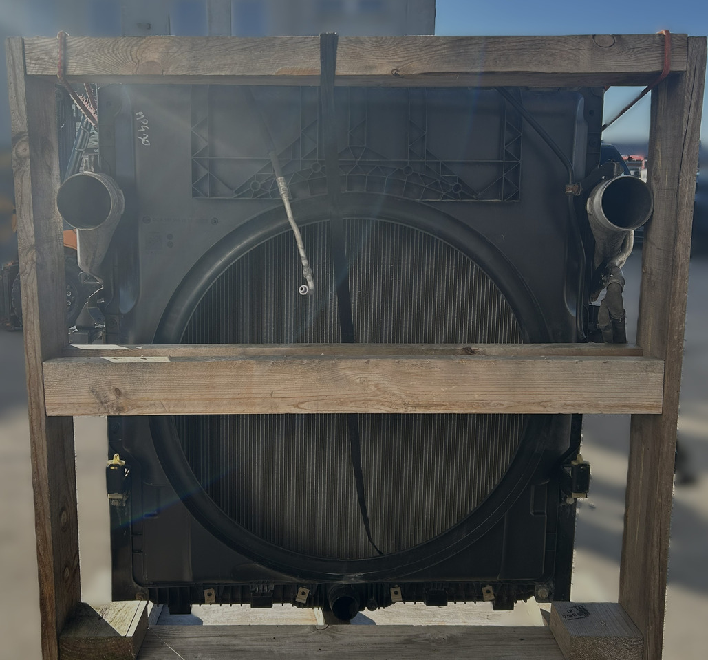 Mercedes ACTROS MP4 COOLERS SET - Chladič: obrázek 3 Mercedes ACTROS MP4 COOLERS SET - Chladič: obrázek 3