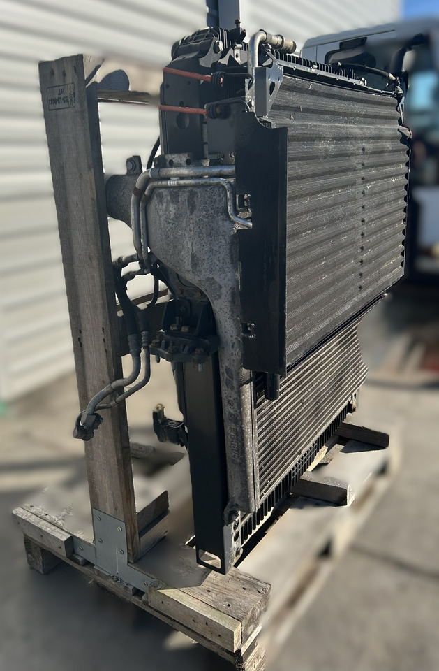 Mercedes ACTROS MP4 COOLERS SET - Chladič: obrázek 2 Mercedes ACTROS MP4 COOLERS SET - Chladič: obrázek 2