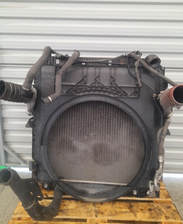 Mercedes-Benz ACTROS MP4 A9605003601 /A9605000002 Mercedes-Benz truck - Chladič pro Nákladní auto: obrázek 1 Mercedes-Benz ACTROS MP4 A9605003601 /A9605000002 Mercedes-Benz truck - Chladič pro Nákladní auto: obrázek 1