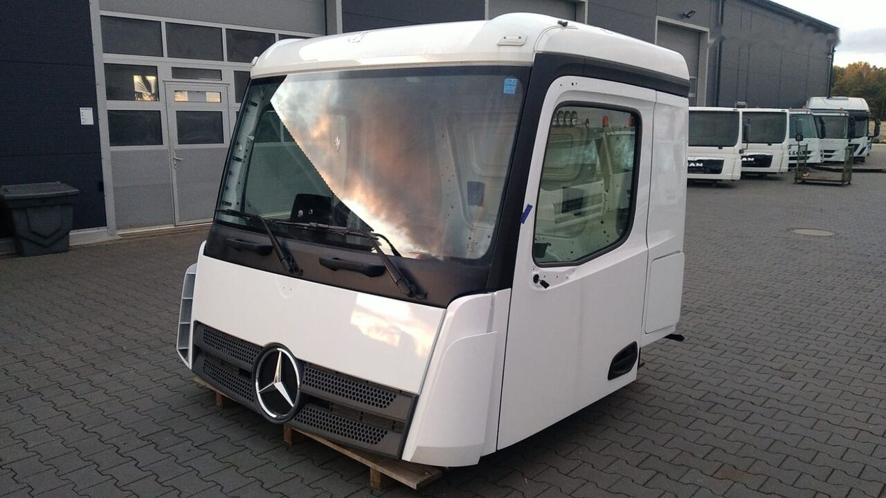 Mercedes-Benz Arocs 8x8 8x6 4x4 6x6 6x4 M Classic Space 320mm Mercedes-Benz AROCS Arocs 8x8 8x6 4x4 6x6 6x4 M Classic Space 320mm truck - Kabina pro Nákladní auto: obrázek 2 Mercedes-Benz Arocs 8x8 8x6 4x4 6x6 6x4 M Classic Space 320mm Mercedes-Benz AROCS Arocs 8x8 8x6 4x4 6x6 6x4 M Classic Space 320mm truck - Kabina pro Nákladní auto: obrázek 2