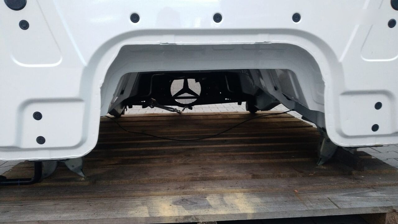 Mercedes-Benz Arocs 8x8 8x6 4x4 6x6 6x4 M Classic Space 320mm Mercedes-Benz AROCS Arocs 8x8 8x6 4x4 6x6 6x4 M Classic Space 320mm truck - Kabina pro Nákladní auto: obrázek 5 Mercedes-Benz Arocs 8x8 8x6 4x4 6x6 6x4 M Classic Space 320mm Mercedes-Benz AROCS Arocs 8x8 8x6 4x4 6x6 6x4 M Classic Space 320mm truck - Kabina pro Nákladní auto: obrázek 5