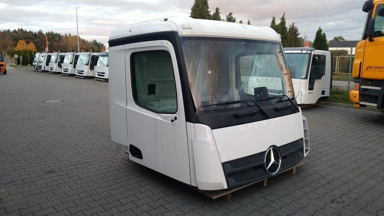 Mercedes-Benz Arocs 8x8 8x6 4x4 6x6 6x4 M Classic Space 320mm Mercedes-Benz AROCS Arocs 8x8 8x6 4x4 6x6 6x4 M Classic Space 320mm truck - Kabina pro Nákladní auto: obrázek 1 Mercedes-Benz Arocs 8x8 8x6 4x4 6x6 6x4 M Classic Space 320mm Mercedes-Benz AROCS Arocs 8x8 8x6 4x4 6x6 6x4 M Classic Space 320mm truck - Kabina pro Nákladní auto: obrázek 1