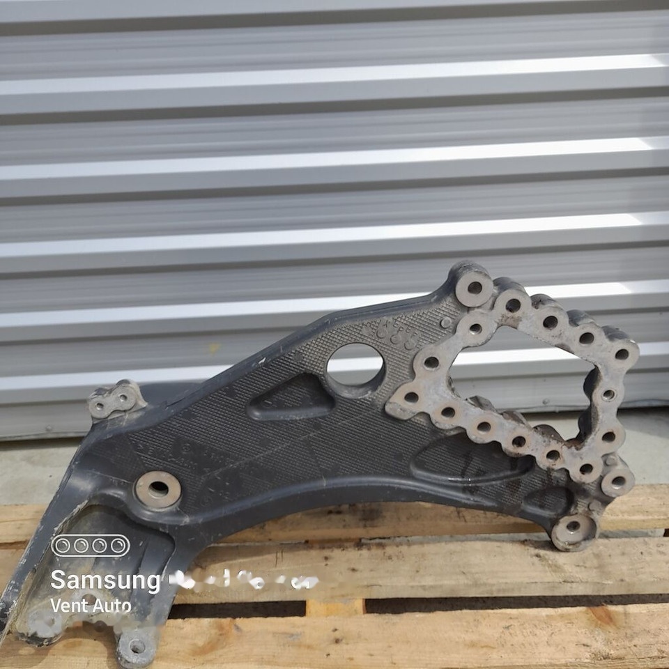 Mocowanie resora/ wspornik LEFT Mercedes-Benz ACTROS MP4 A9603223901 Mercedes-Benz A9603223901 - Podvěs kabiny pro Nákladní auto: obrázek 1 Mocowanie resora/ wspornik LEFT Mercedes-Benz ACTROS MP4 A9603223901 Mercedes-Benz A9603223901 - Podvěs kabiny pro Nákladní auto: obrázek 1