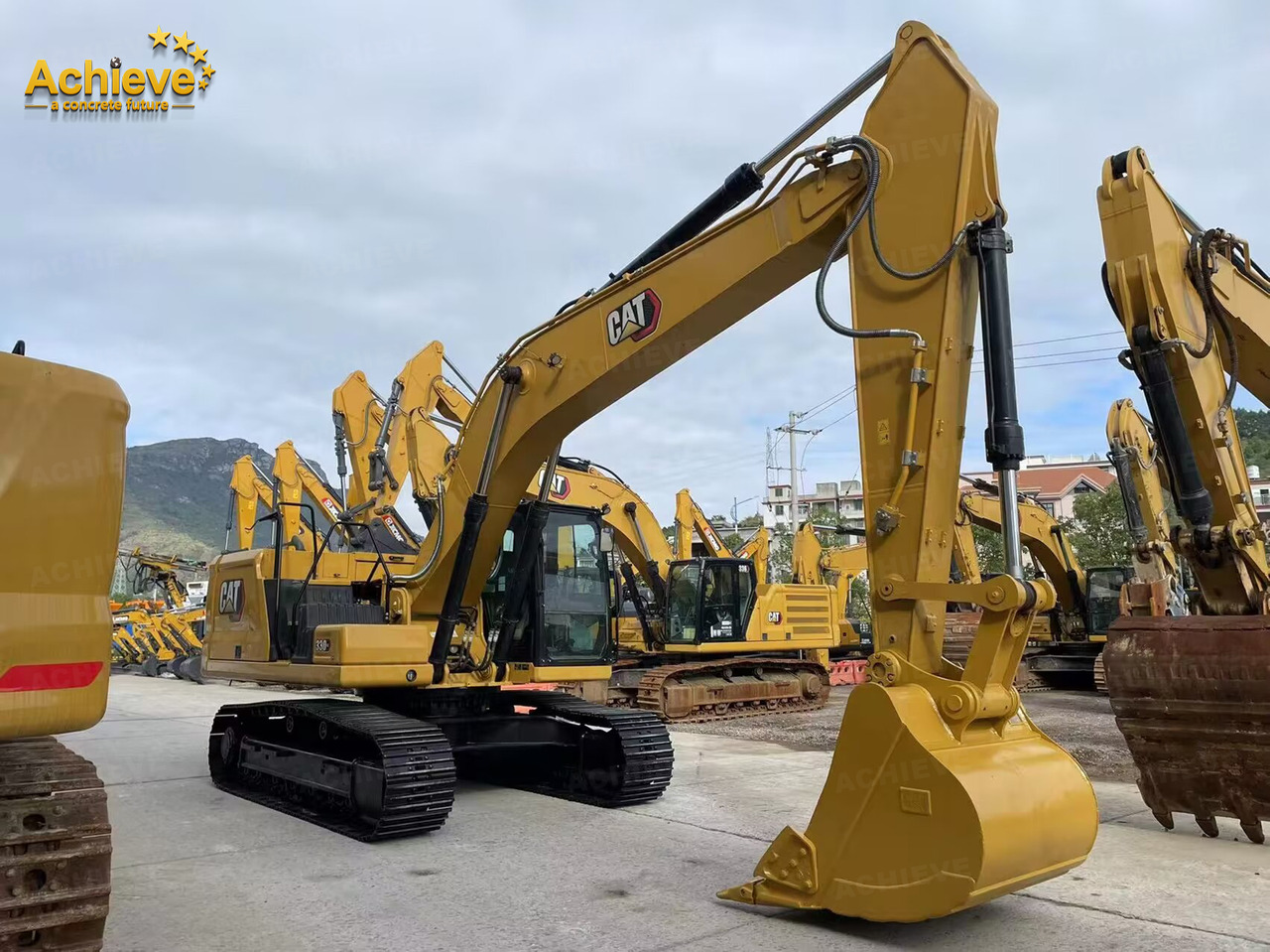 CATERPILLAR Caterpillar's new generation CAT®330 GC hydraulic excavator 1.6 m³ 151/2200 kw/rpm Cat® C7.1 474 L 【ACHIEVE】 TOP CONDITION!!! - Pásové rýpadlo: obrázek 1 CATERPILLAR Caterpillar's new generation CAT®330 GC hydraulic excavator 1.6 m³ 151/2200 kw/rpm Cat® C7.1 474 L 【ACHIEVE】 TOP CONDITION!!! - Pásové rýpadlo: obrázek 1