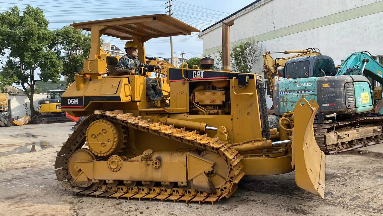 Caterpillar Bulldozer CAT D5H, D5K Cheap Japan Origin Bulldozer - Buldozer: obrázek 4 Caterpillar Bulldozer CAT D5H, D5K Cheap Japan Origin Bulldozer - Buldozer: obrázek 4